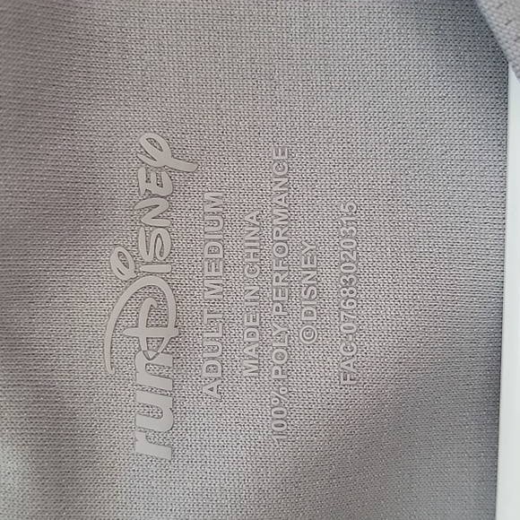 Run Disney Walt Disney World 2021 Half Marathon Women's Medium Long Sleeve Gray - Picture 5 of 6